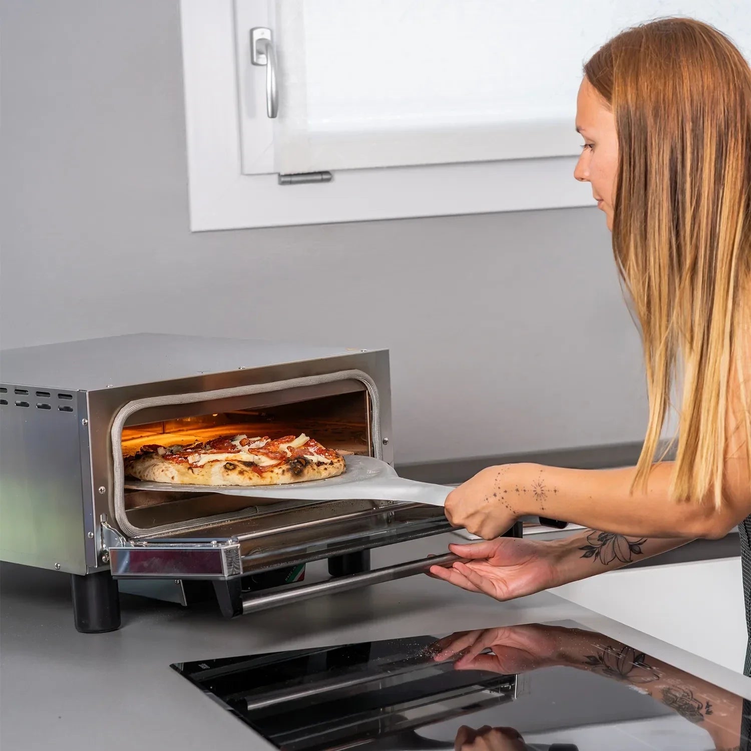 Electric pizza oven