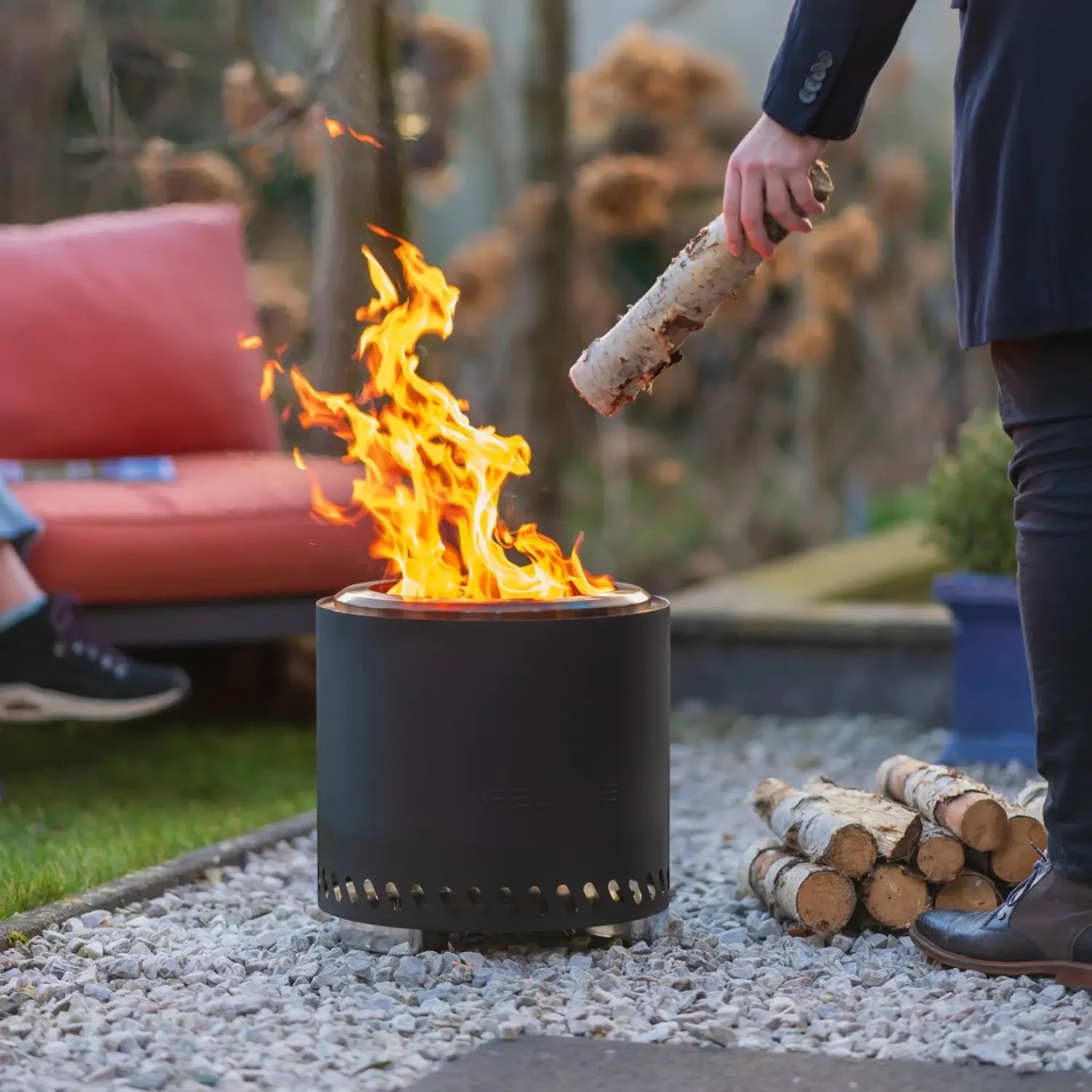 Volcano Pellet Fire Pit Large – Matte Black
