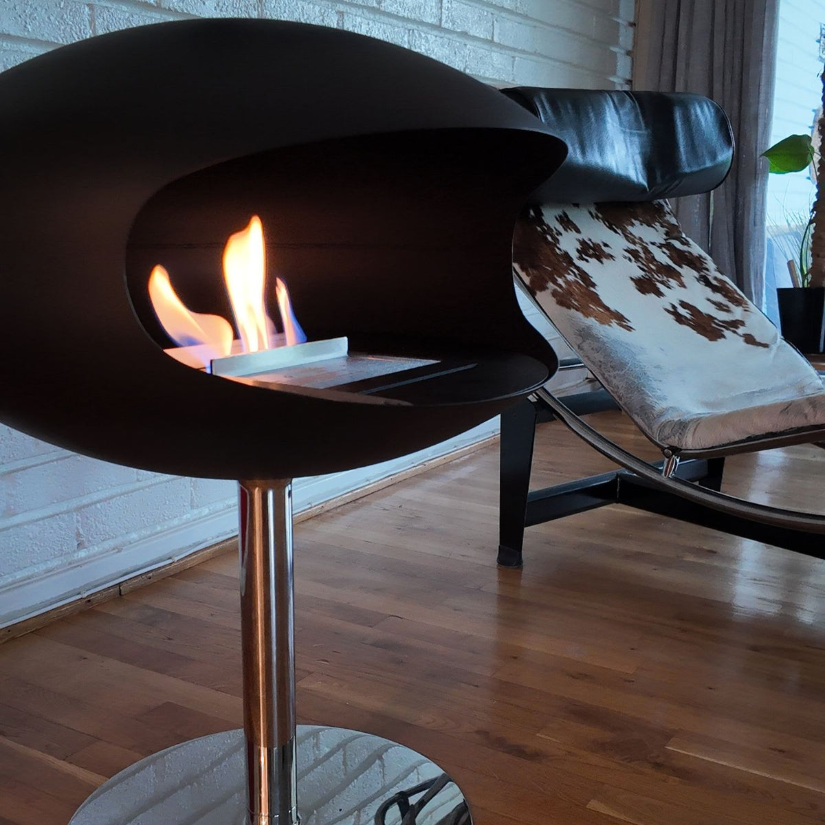 Cocoon Pedestal com Varão Aço - Preto Mate