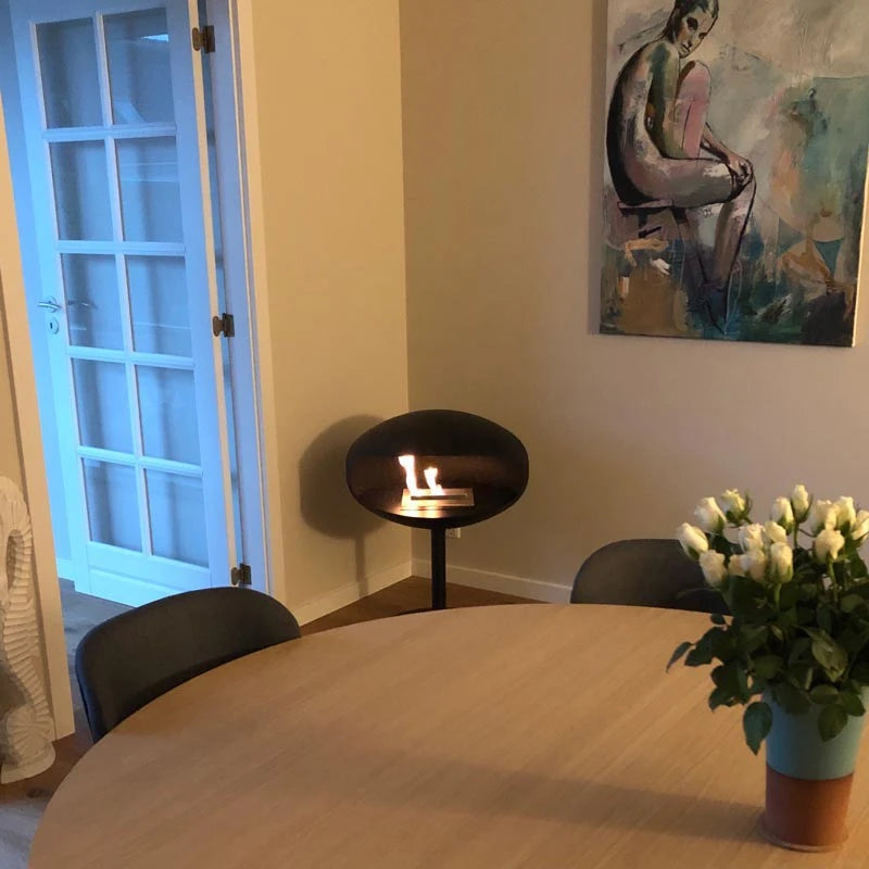 Cocoon Pedestal - Preto com Varão Preto