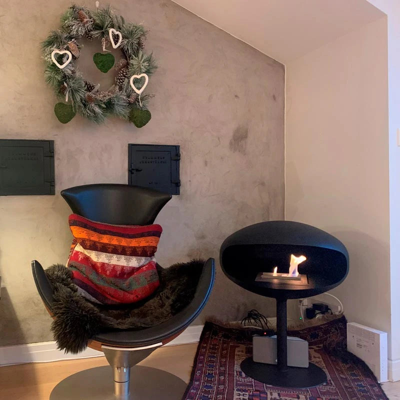 Cocoon Pedestal - Preto com Varão Preto
