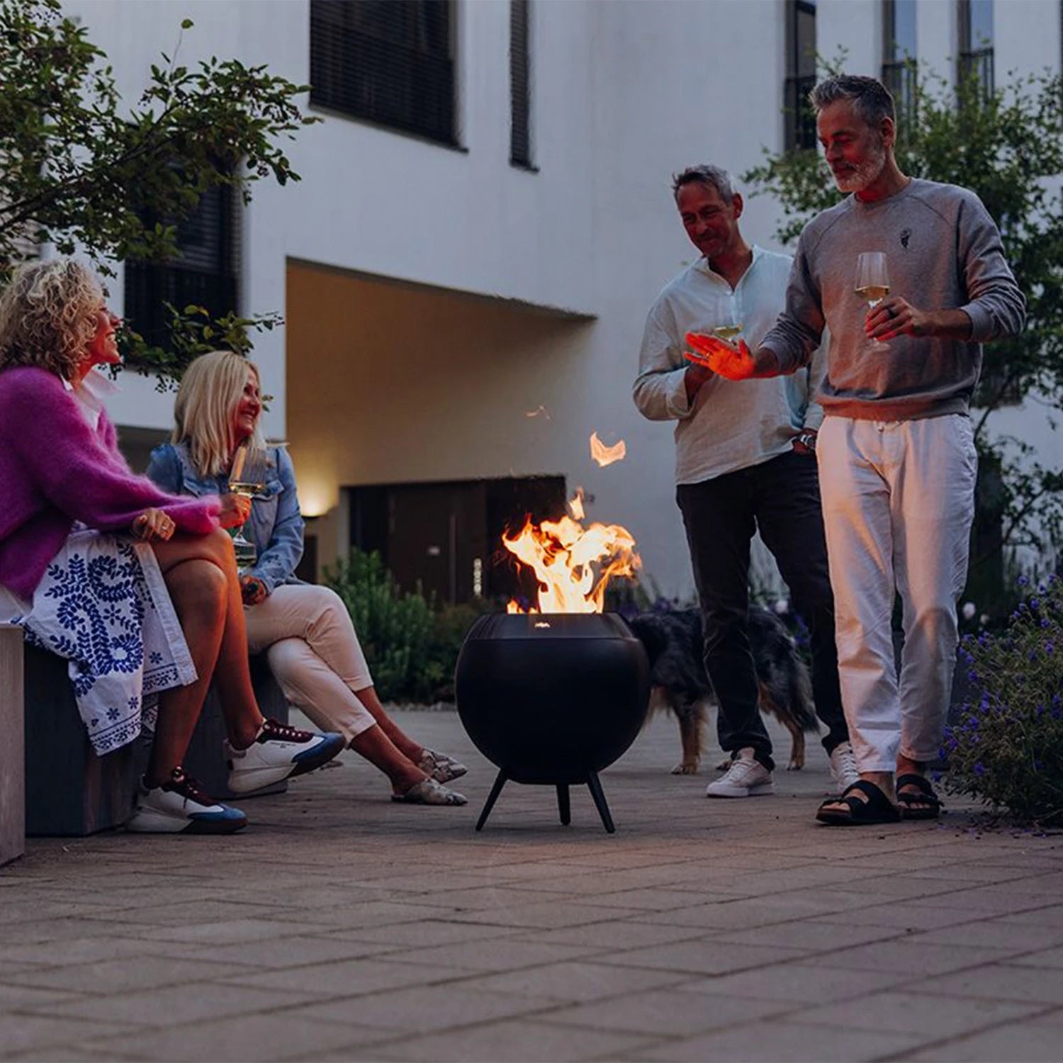 Höfats MOON 45 all black fire basket with low cast iron stand