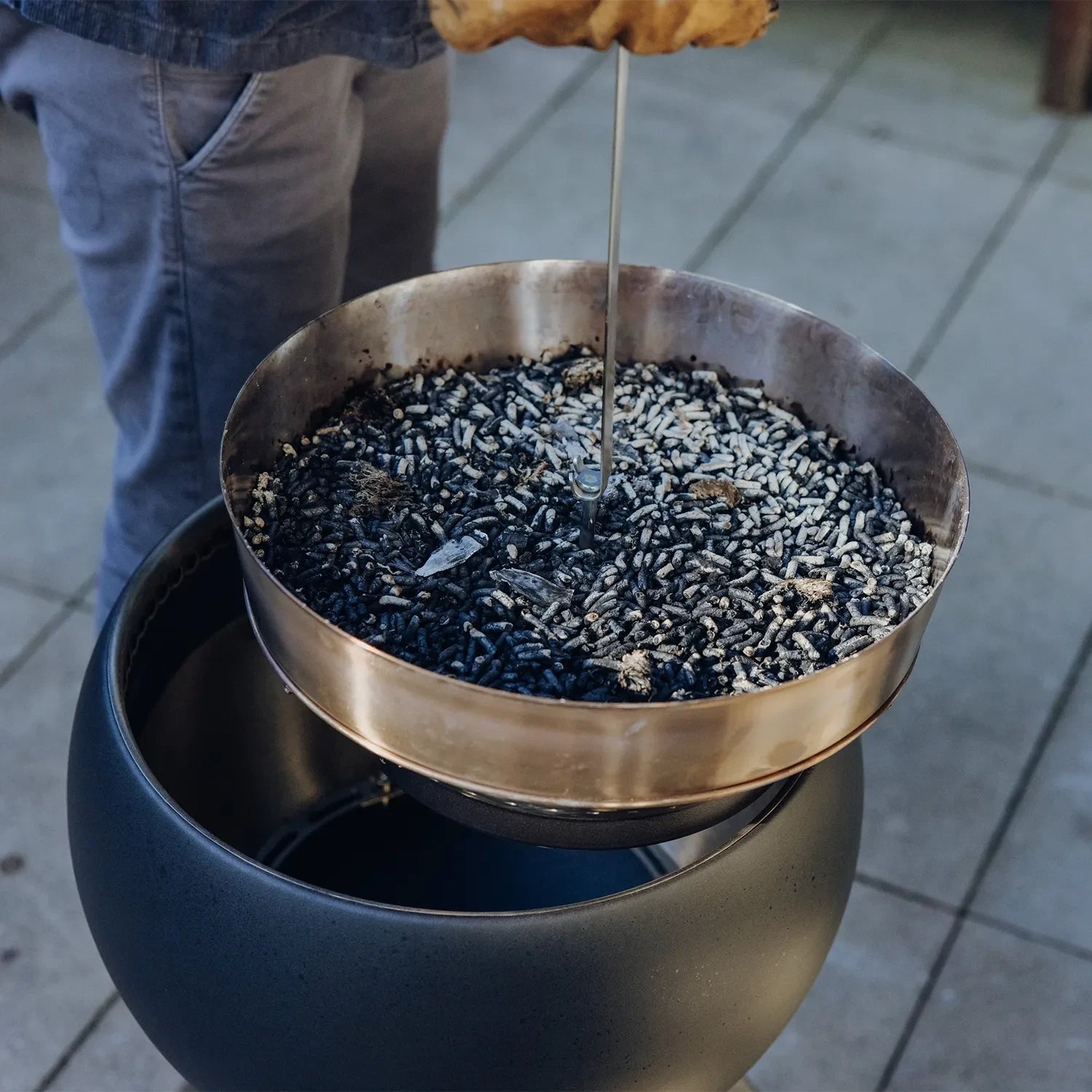 Ash tray extension for Höfats Moon 45, making it easy to remove ashes.