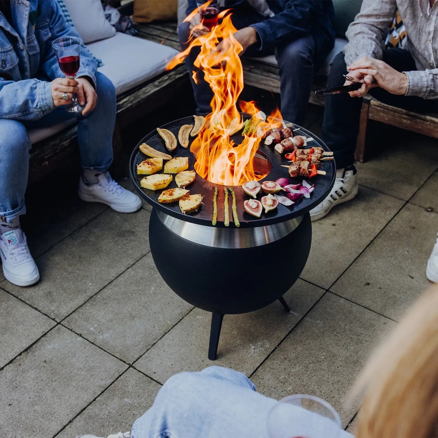 Grill plate for Höfats Moon 45 outdoor smokeless fire pit.