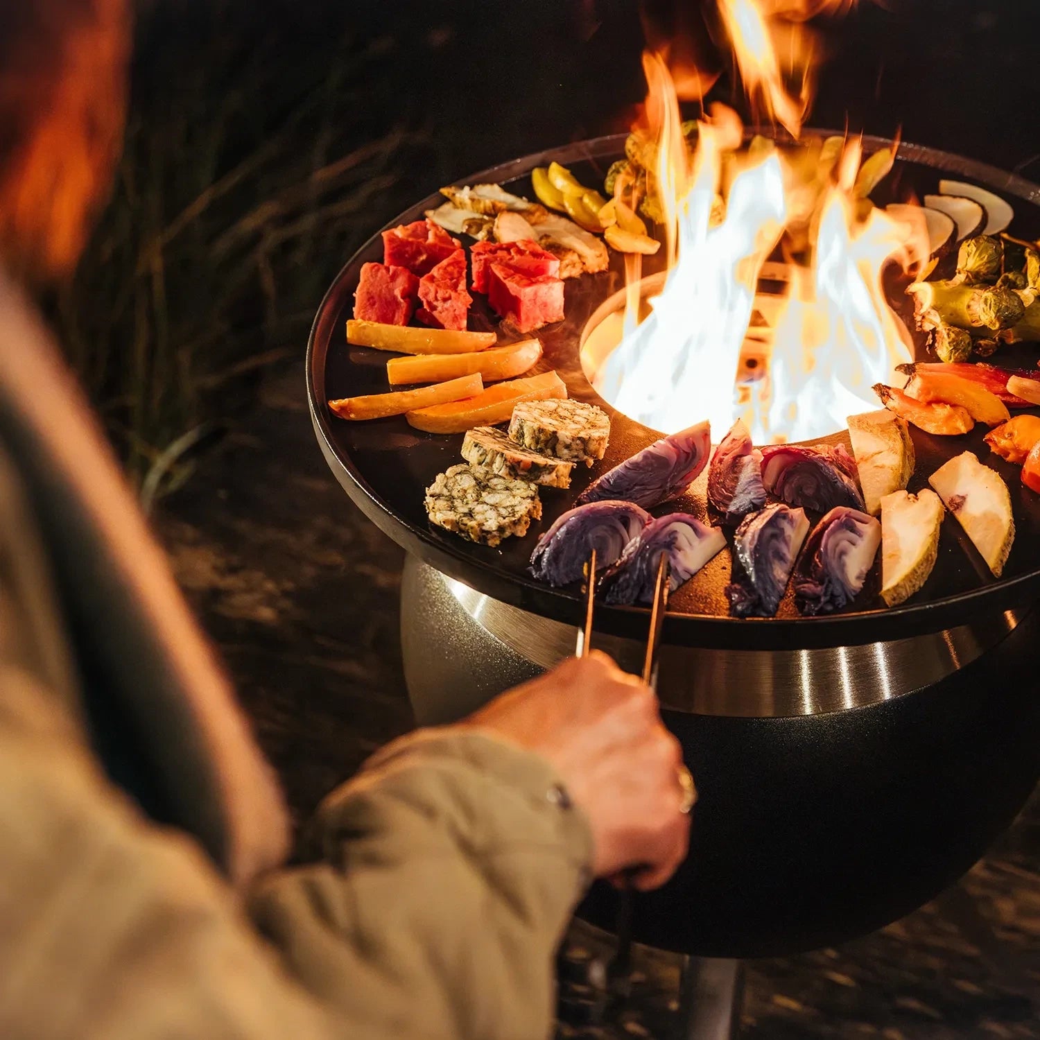 Grill plate for Höfats Moon 45 outdoor smokeless fire pit.