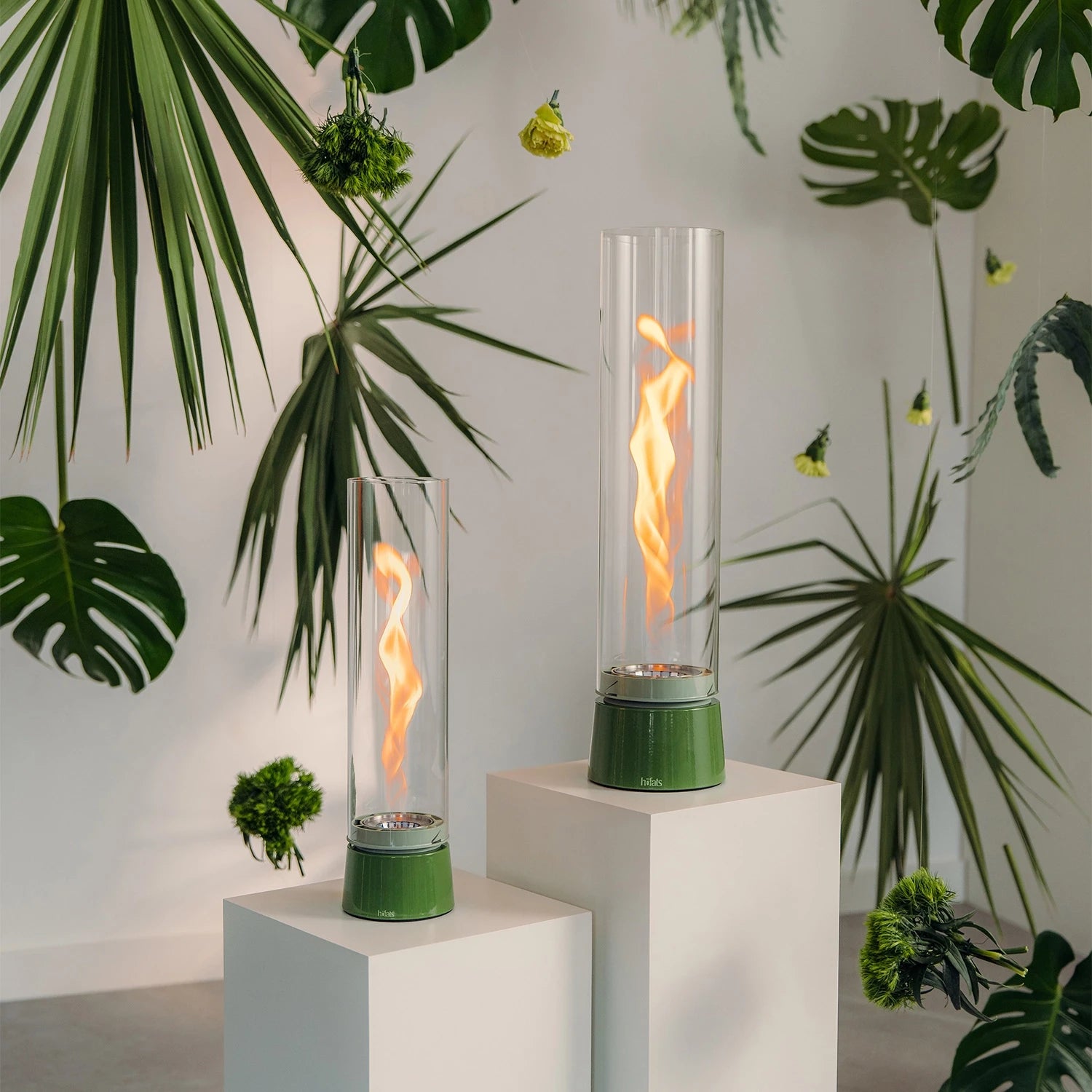 Höfats SPIN Air 900 Green Tabletop Bioethanol Fireplace with Tall Cylindrical Glass