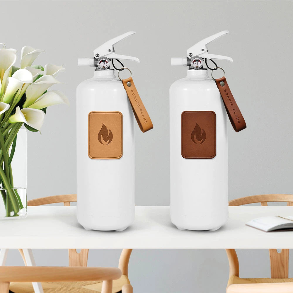 Nordic Flame White Fire Extinguisher 2kg - Dark Leather Editon