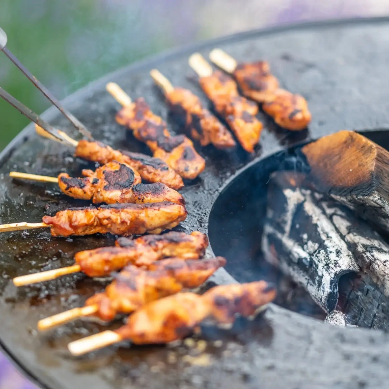 Onyx Table w/ Grill