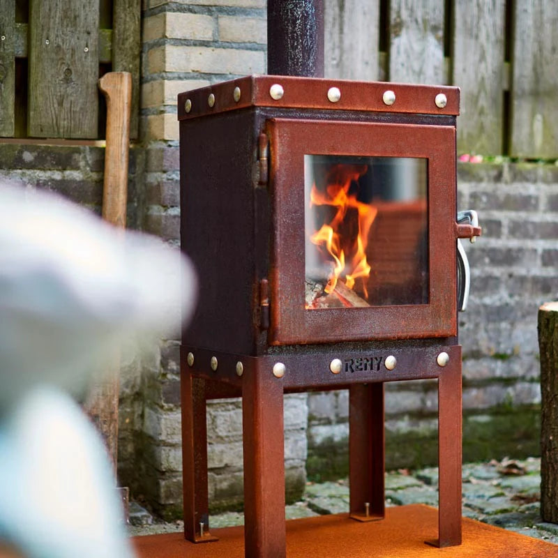 Piquia Rusty Steel Garden Fireplace