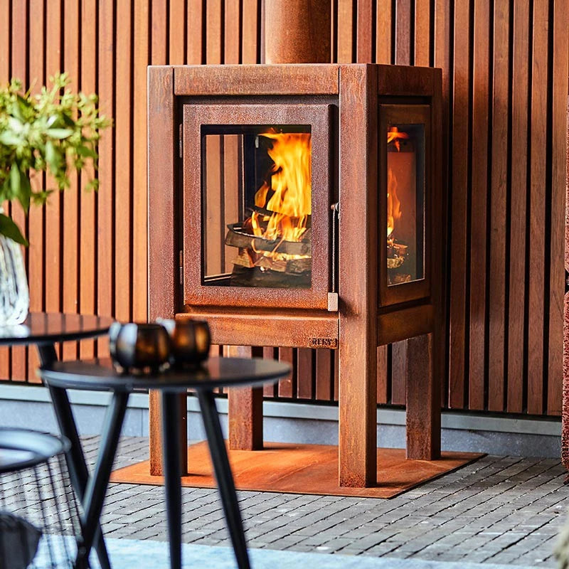 Quaruba XL rusted steel outdoor fireplace