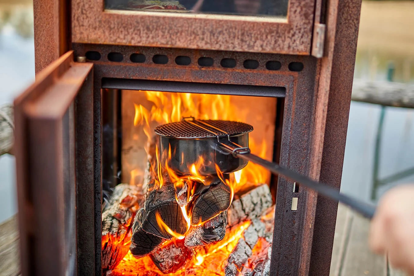 Quercus garden fireplace and pizza oven