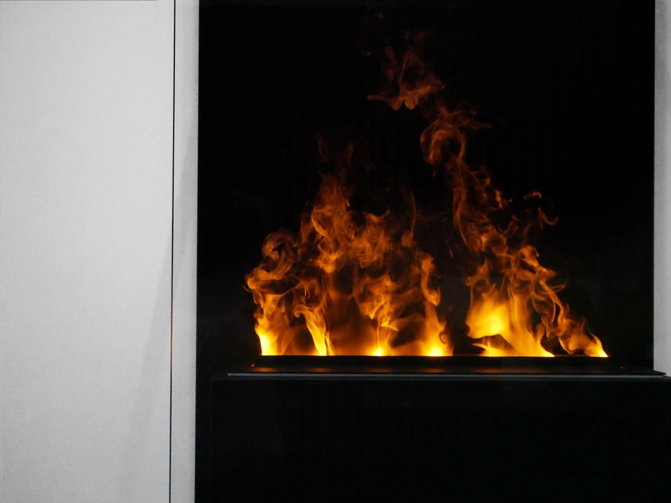 Yosemite Wall-Mounted Water Vapour Fireplace - Black